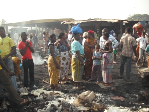 Yamoussoukro - Le marché Mô Faitai part en fumée